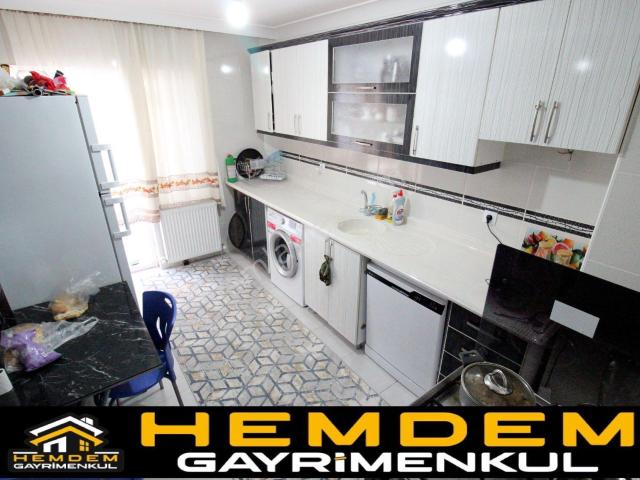 Hemdem Gayrimenkul'den Alsancak'ta Arakatta Yapılı Ana Cadde Üzeri 2+1 Satılık Daire