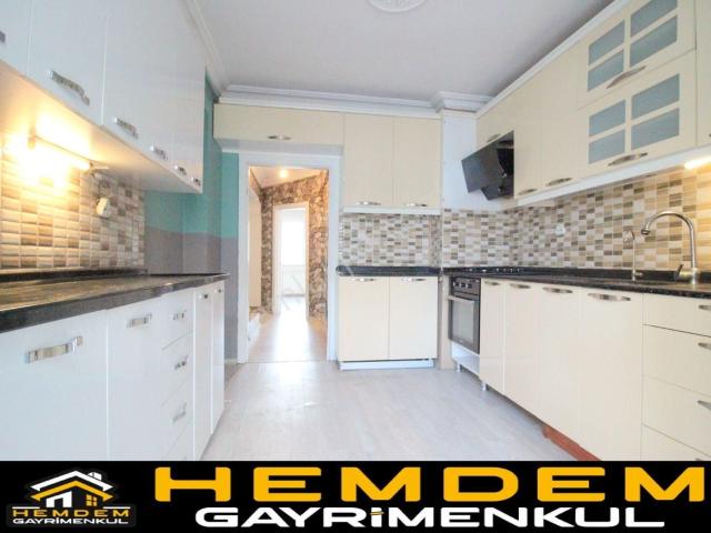Hemdem Gayrimenkul'den Topçu'da 14.cadde Yanı Ön Cephe 4+1 Satılık Daire