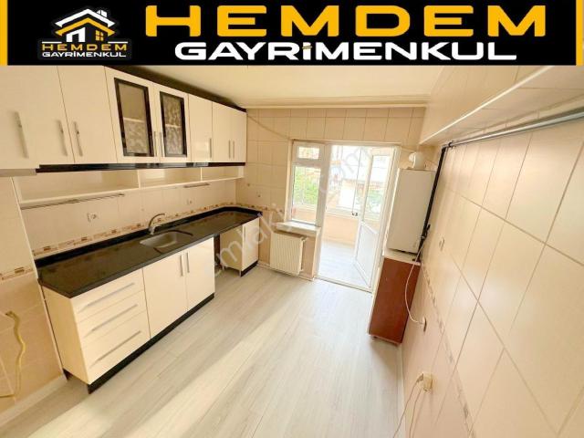 Hemdem Gayrimenkul'den Topçu'da Asansörlü Ön Cephe Arakatta 3+1 Satılık Daire