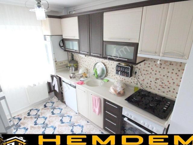 Hemdem Gayrimenkul'den Topçu'da Ön Cephe 3+1 Satılık Daire