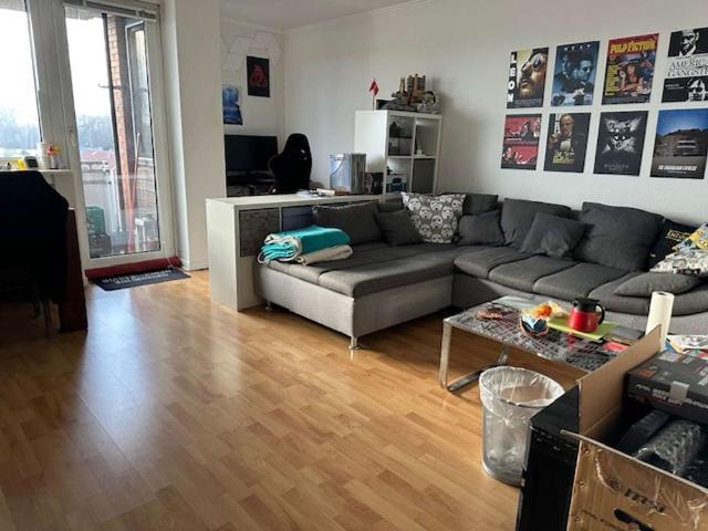 Hemmingen: Nette 2 Zimmer Wohnung mit Balkon im 3.OG