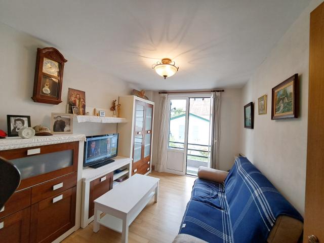 Hendaye, Appartement 2 pièces avec balcon filant