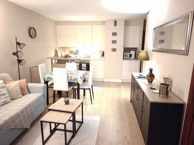 Hendaye Coeur de plage, très agréable T2 de 40m2 environ, disposant d'une terrasse et d'une cave privative