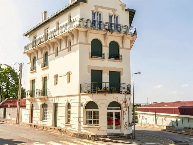 Hendaye Immeuble avec garage et ascenseur