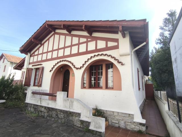 Hendaye Ville Maison t3 de 90m2 sur une parcelle de 343m2
