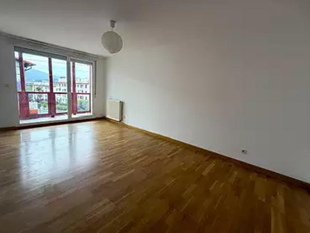 Hendaye 64700 Achat / Vente appartement 2 pièces t2 cave parking