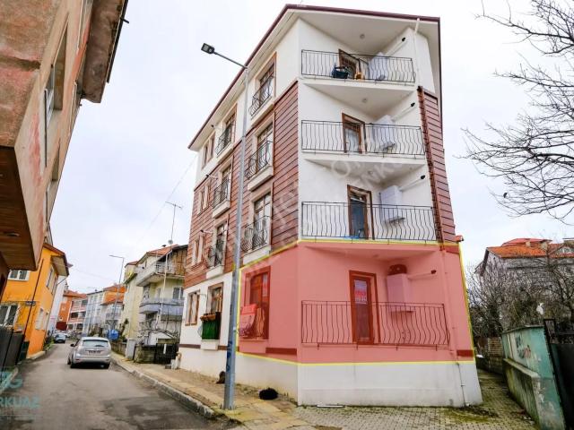 Hendek Yanı Yeşil Cami Arkasında 1+1 Satılık Daire