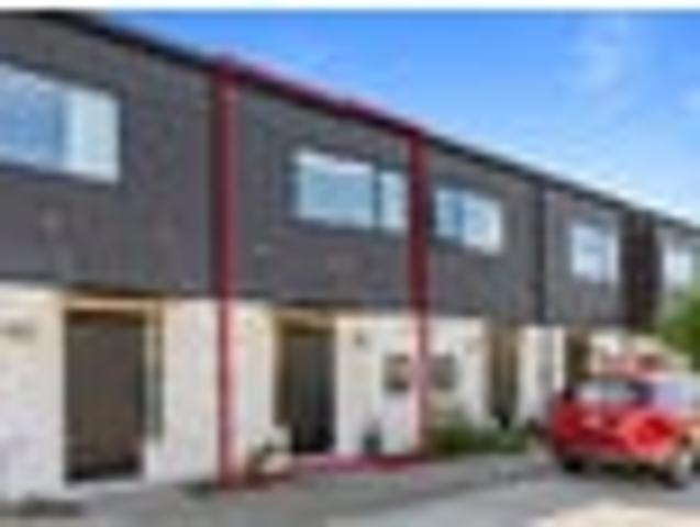 Henderson, 3 bedrooms, $625 pw
