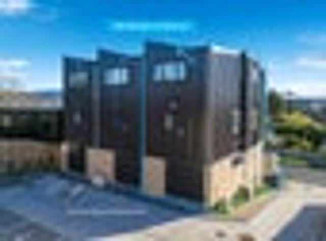 Henderson, 3 bedrooms, $650 pw