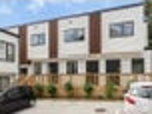 Henderson, 2 bedrooms, $590 pw