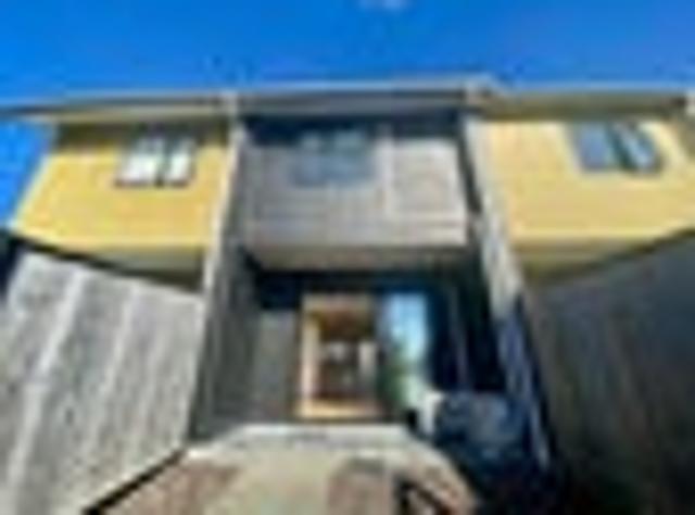 Henderson, 2 bedrooms, $595 pw