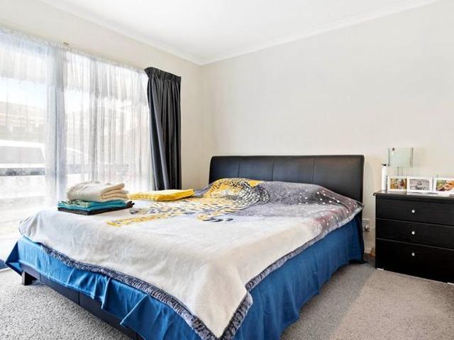 Henderson, Waitakere City