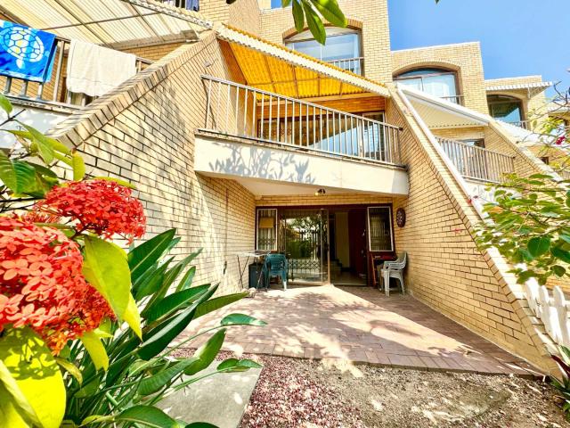 Hendra Estates Stunning Furnished Triplex Unit For Rent In Umhlanga Rocks!