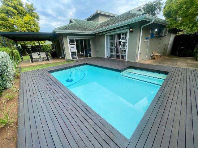 Hendra Neat & Cozy Family Home with Pool – Somerset Park