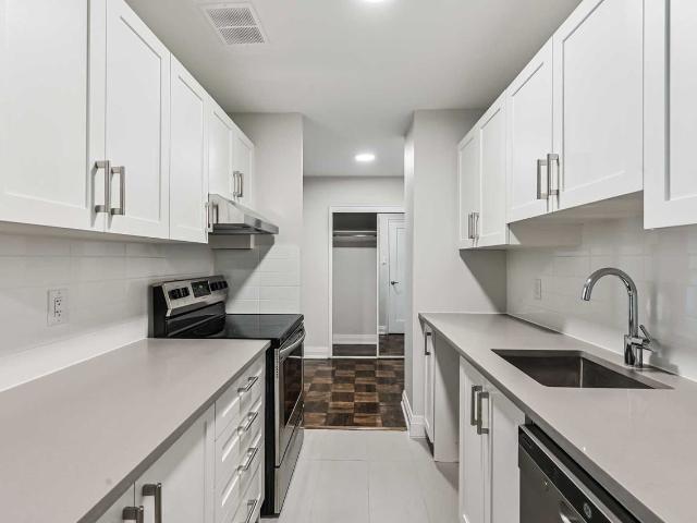Heath Estates C 2 Bedroom Apartment for Rent at 90 Heath St W, Toronto, ON M4V 1T4 Deer Park