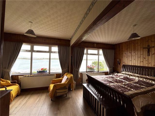 Heather Glen House, Letterdife, Roundstone, Connemara, Co. Galway O'Donnellan & Joyce Auctioneers Ltd 4937 MyHome. Ie Residential