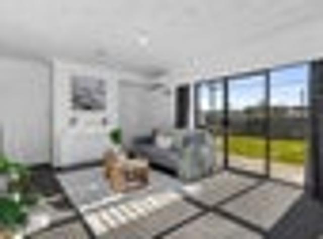 Heads Up! 4 Beddie on 1/4 Acre with Double Garage
