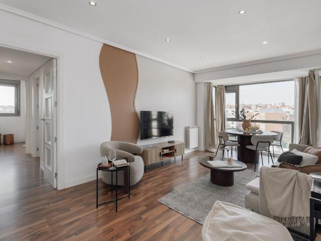Hebe 2 bedrooms and pool in Guindalera, Madrid Amsterdam Apartments for Rent