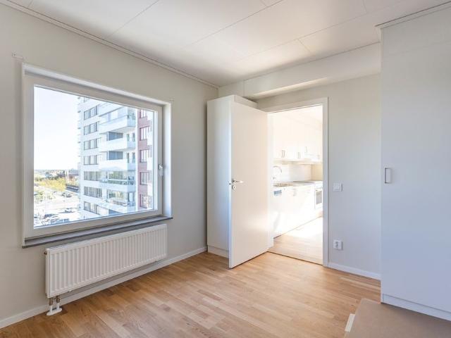 Hebes Gränd 5, Handen