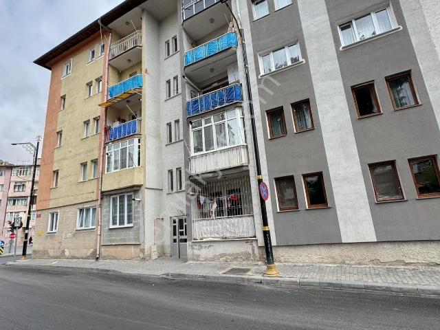 Hedef Emlaktan Çarşı Civarı Kiralık Eşyalı 3+1 Daire Asansörlü