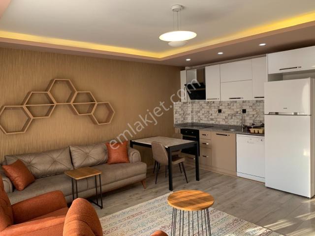 Hedef Emlak'tan Çarşı'da Kiralık Eşyalı Lüx 1+1 Fatura Dahil