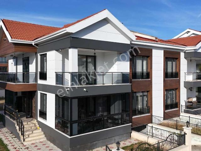 Hedef Emlaktan Eğriköprüde Satılık 6+1 Lüx Villa