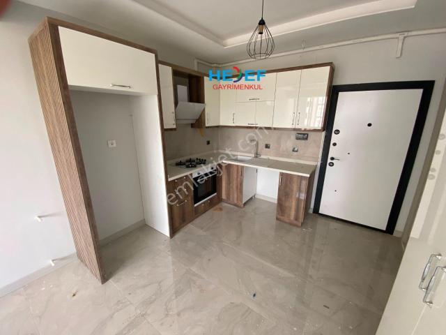 Hedef'ten Yaşardoğu Caddesi Üzeri 1+1 Kiralık Daire
