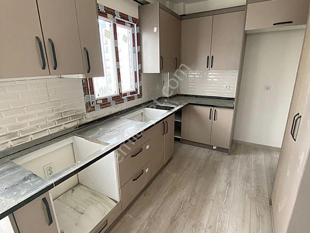 Hedef'ten Akdeniz Mah'de Site İçerisinde Havuzlu 3+1 Daire