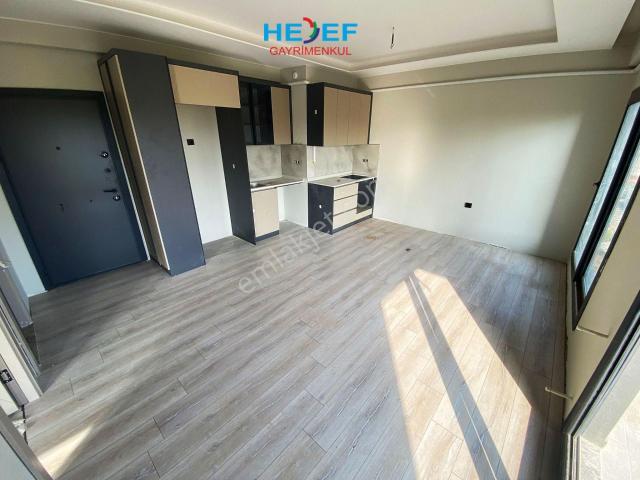Hedef'ten Davultepe'de Deniz Manzaralı Anayola Yakın Havuzlu 1+1