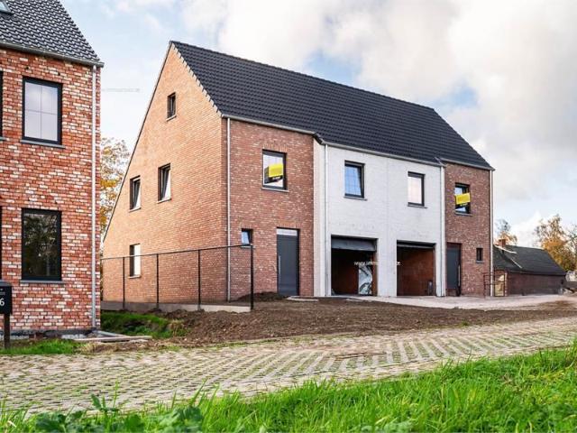 Hedendaagse, 3 gevel nieuwbouwwoning te Geraardsbergen