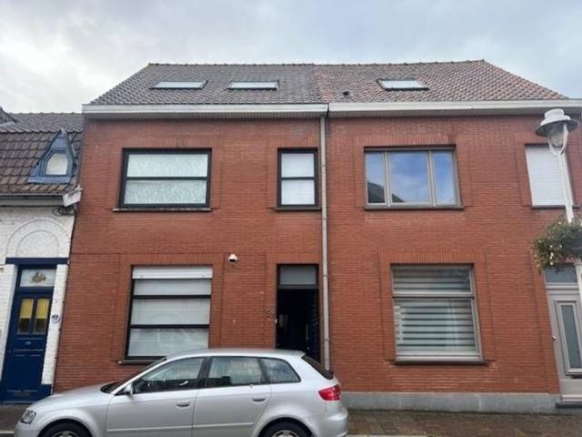 Heel mooie verhuurde stadswoning. Topinvestering op toplocat