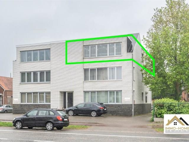 Heel erg ruim dakappartement + garage te Lokeren!
