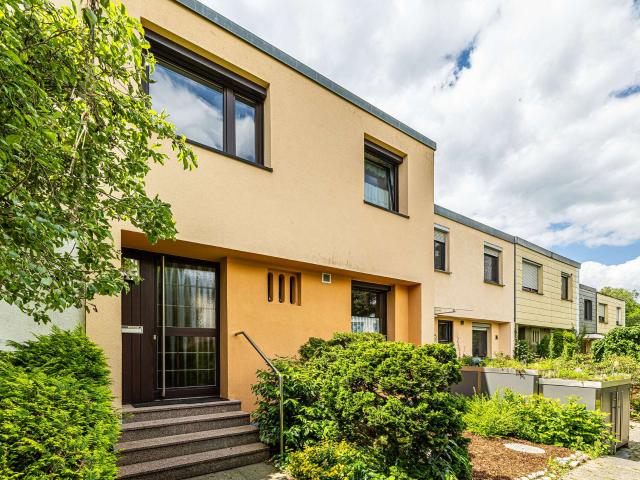 HEGERICH: Platz für Familie, Ideen und Zukunft – charmantes Reihenhaus mit Garten und Erbpacht
