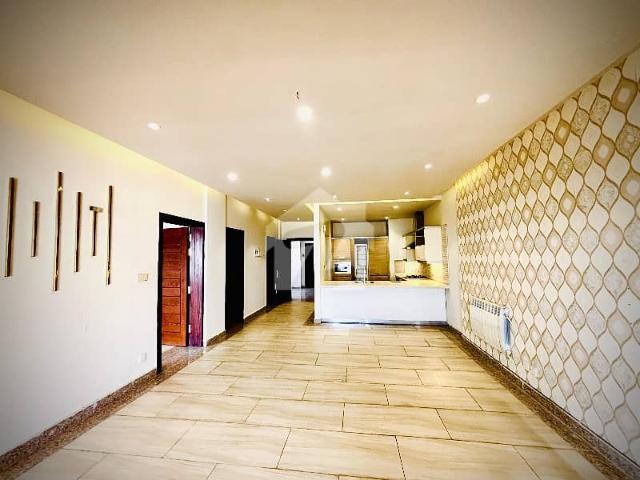 Height 5 Semi Furnished Corner Or Beautiful View One Bed Room Apartment For Rent