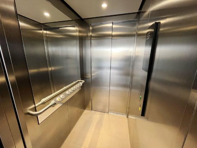 Heiligkreuzviertel: Dreizimmerwohnung mit EBK, Balkon und Stellplatz