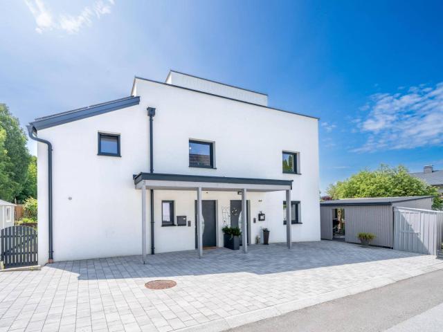 Heimat auf drei Ebenen Lichtdurchflutete Maisonette Wohnung mit großen Terrassen