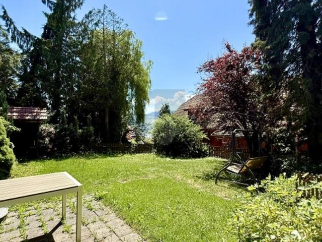 HEIMELIG IM GRÜNEN MIT GROSSEM GARTENSITZPLATZ