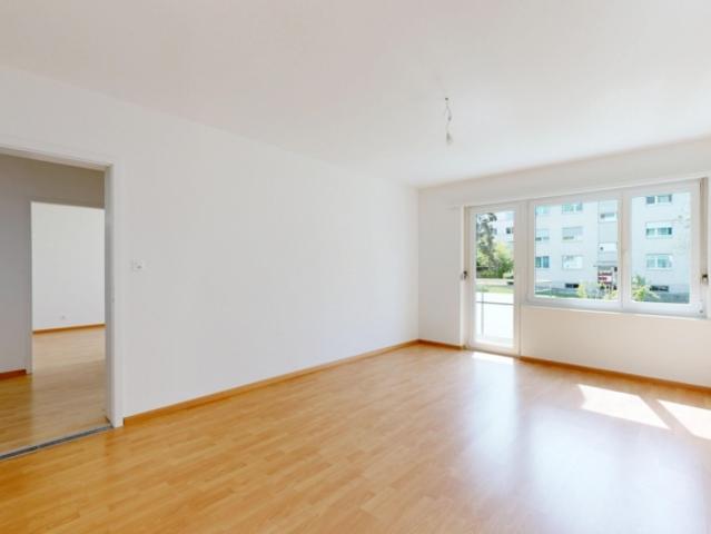 Heimelige Wohnung mit Balkon, Waschtrockner & Geschirrspüler