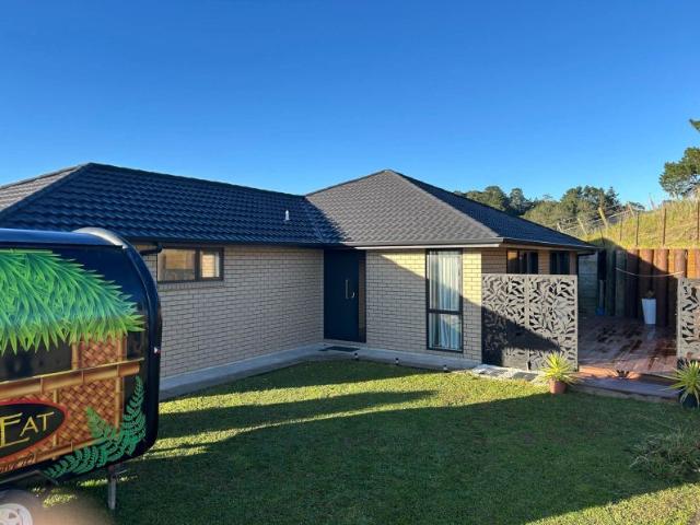 helensville, 3 bedrooms