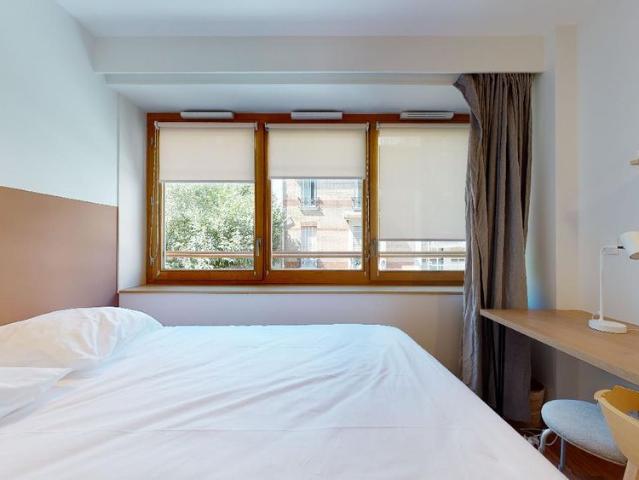 Helios 1 — Studio Privé 105