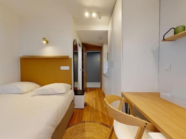 Helios 1 — Studio Privé 106