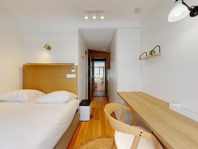 Helios 1 — Studio Privé 204