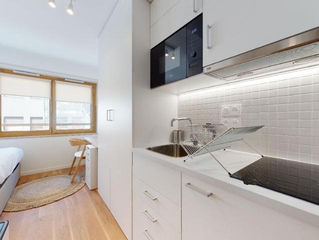 Helios 1 — Studio Privé 205