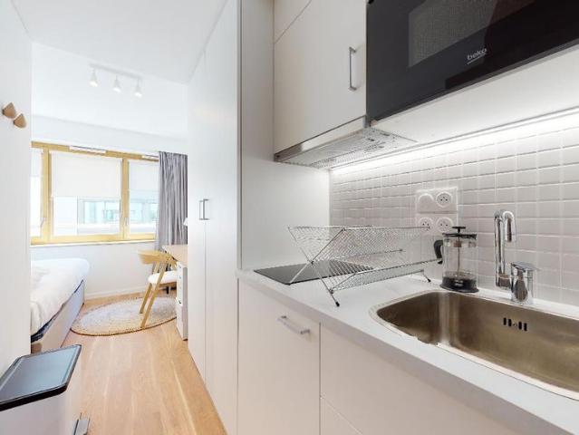 Helios 1 — Studio Privé 203