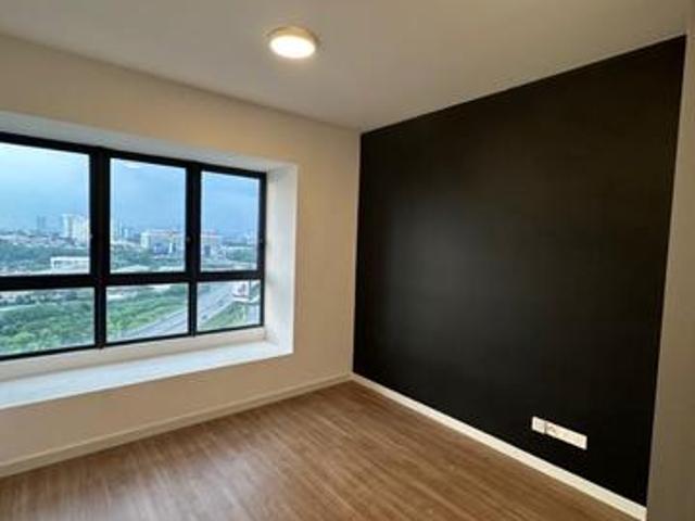 Helix2 petaling Jaya partly furnished 4 bedroom 2 car park