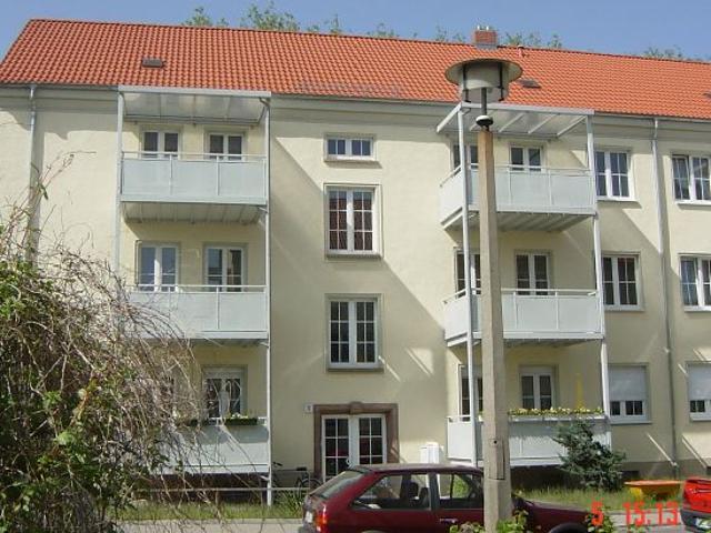 Hell frisch renoviert mit Balkon!