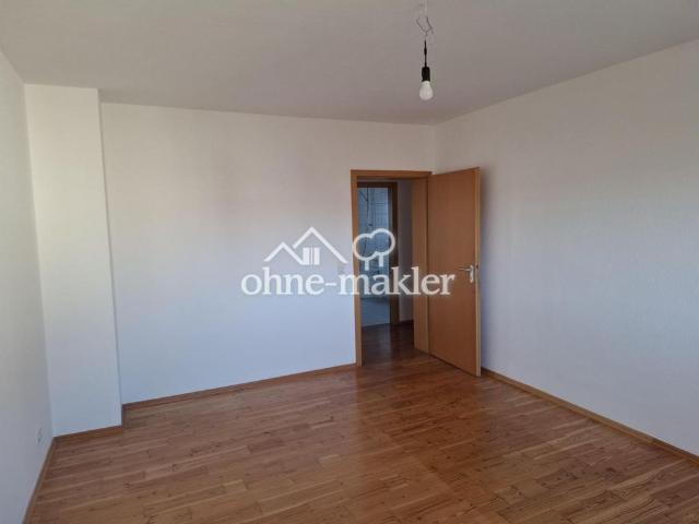 Hell und großzügig: 4 Zimmer Wohnung mit Balkon im Herzen von Karlsruhe