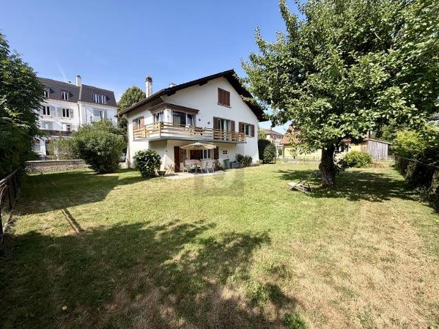 HELL UND GUT BELICHTET
