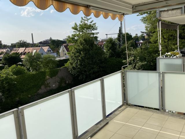 Hell und sehr gut geschnitten! Wohnung mit viel Platz und einem großen überdachten Balkon