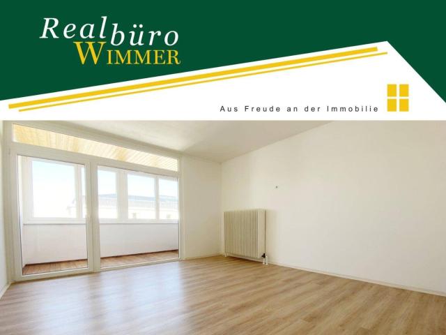 Helle 4 Zimmer Wohnung mit verglaster Loggia im obersten Geschoss